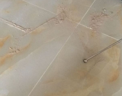 崇礼瓷砖空鼓维修公司分享粘合剂选择不当在瓷砖铺贴过程中可能导致以下问题